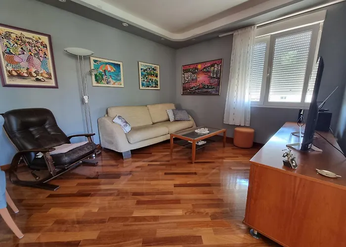 Blue Stella Luxury Apartment